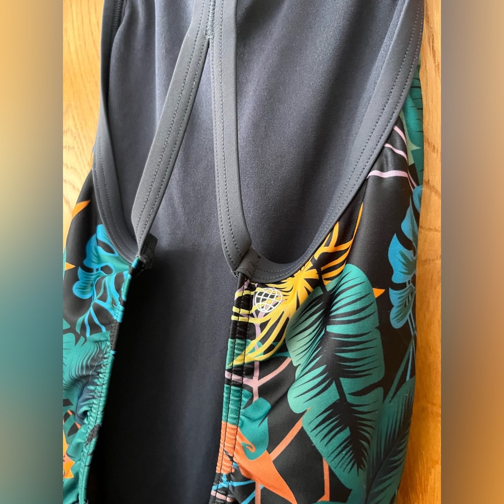 Disney X Adidas lion king one piece swimsuit M - Picture 6 of 8